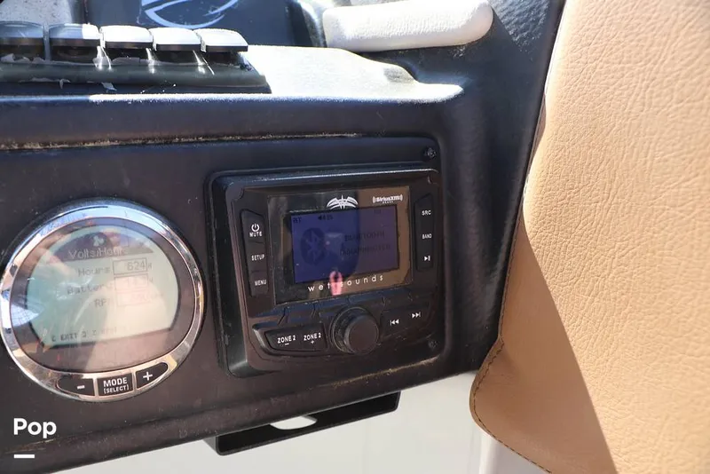 Slide: The Image of Crownline Boats E225 XS 2023 - 16368713