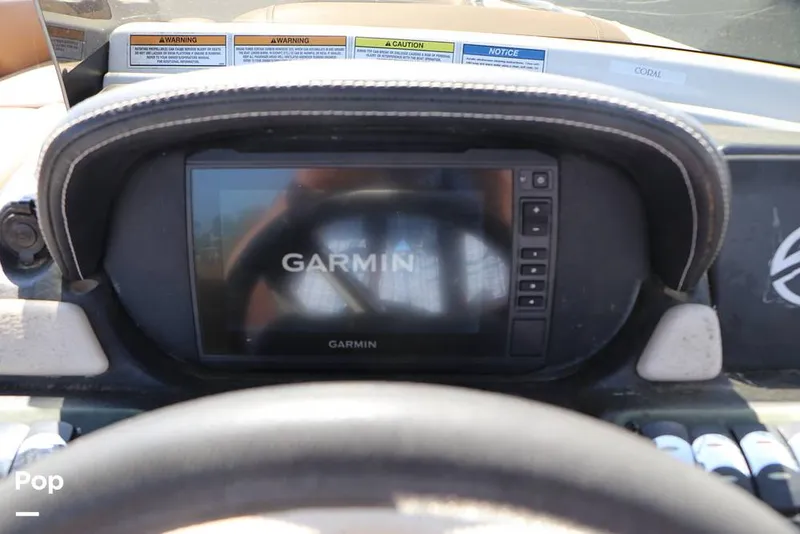 Slide: The Image of Crownline Boats E225 XS 2023 - 16368715