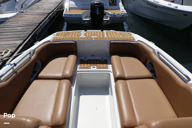 Slide: The Image of Crownline Boats E225 XS 2023 - 16368716