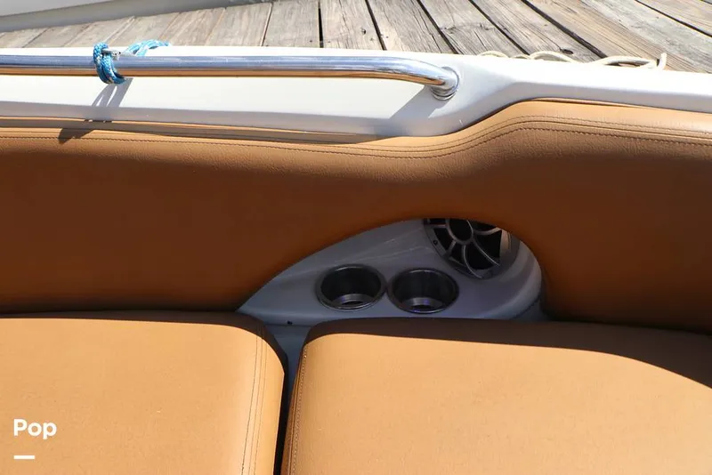 Slide: The Image of Crownline Boats E225 XS 2023 - 16368720