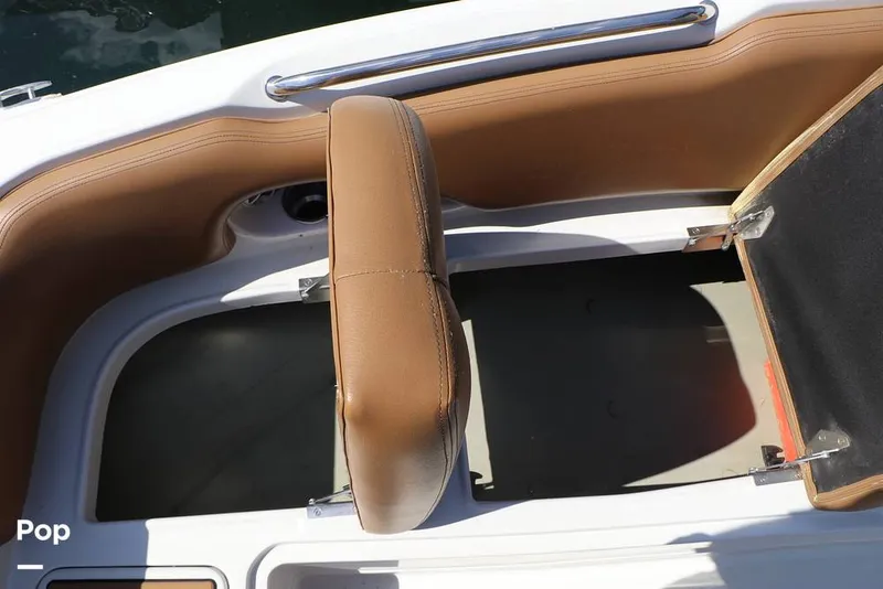 Slide: The Image of Crownline Boats E225 XS 2023 - 16368724