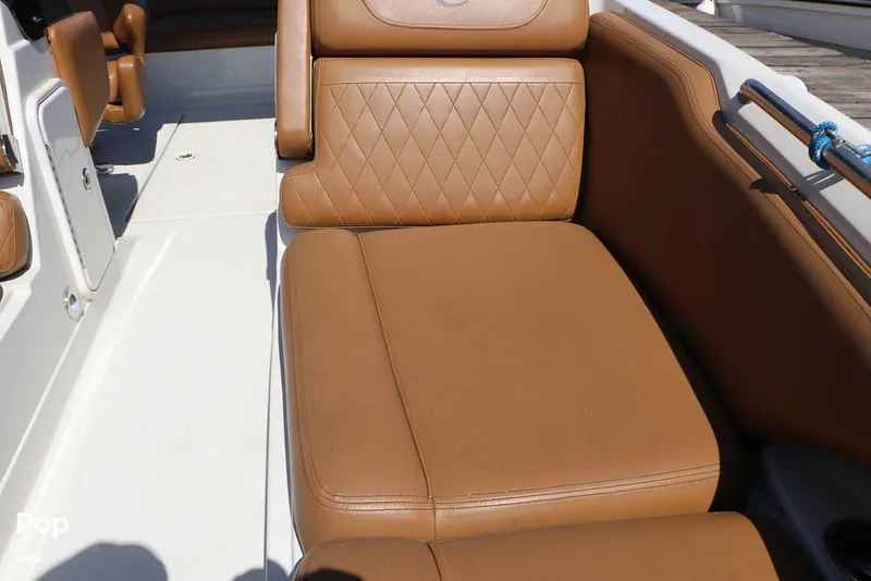 Slide: The Image of Crownline Boats E225 XS 2023 - 16368727