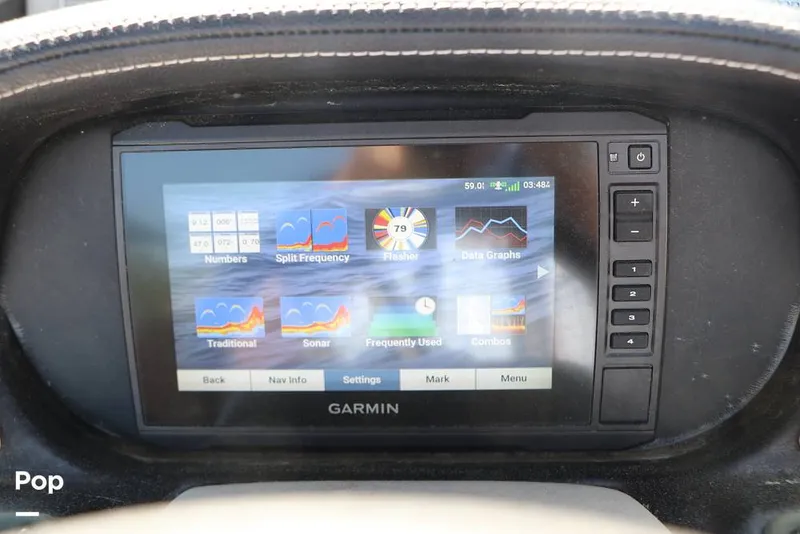 Slide: The Image of Crownline Boats E225 XS 2023 - 16368730