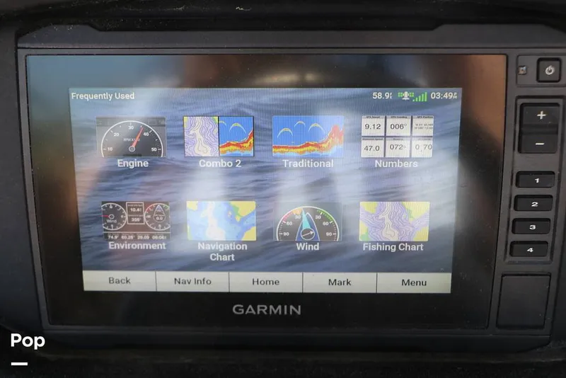 Slide: The Image of Crownline Boats E225 XS 2023 - 16368733