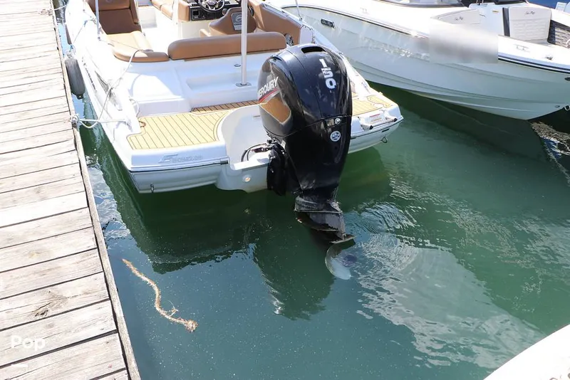 Slide: The Image of Crownline Boats E225 XS 2023 - 16368682