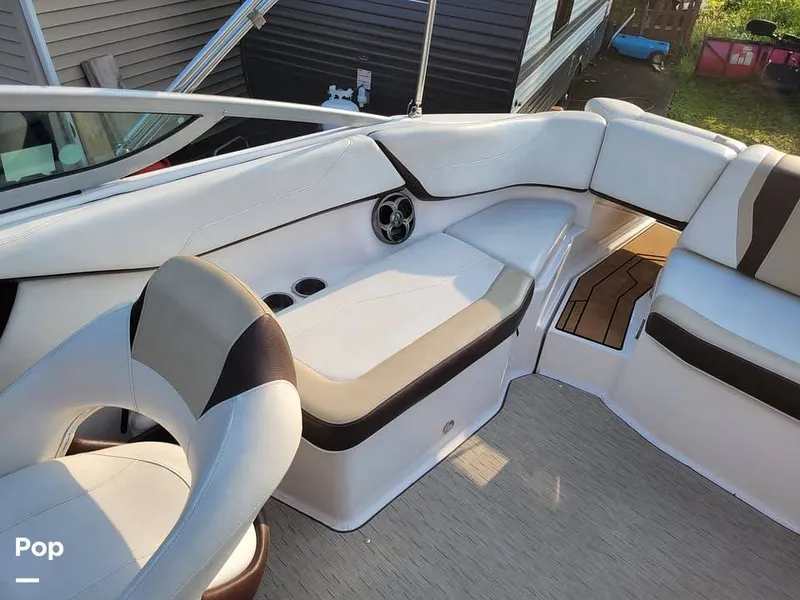 Slide: The Image of Regal 22 Fasdeck 2016 - 16125265