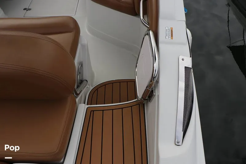 Slide: The Image of Crownline Boats E235 XS 2023 - 16143145