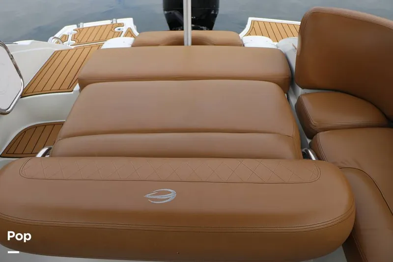 Slide: The Image of Crownline Boats E235 XS 2023 - 16143154