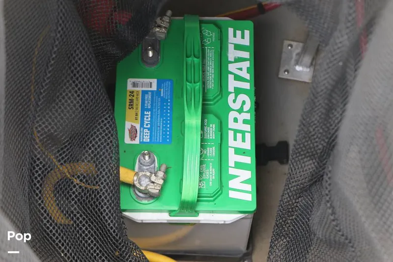 Slide: The Image of Crownline Boats E235 XS 2023 - 16143160