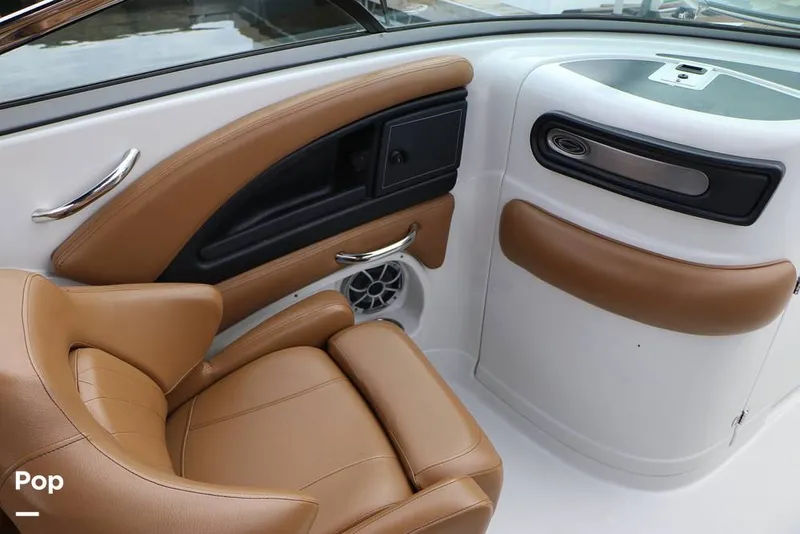 Slide: The Image of Crownline Boats E235 XS 2023 - 16143164