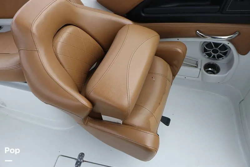 Slide: The Image of Crownline Boats E235 XS 2023 - 16143165