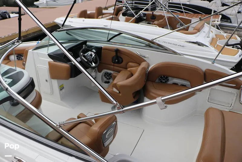 Slide: The Image of Crownline Boats E235 XS 2023 - 16143134