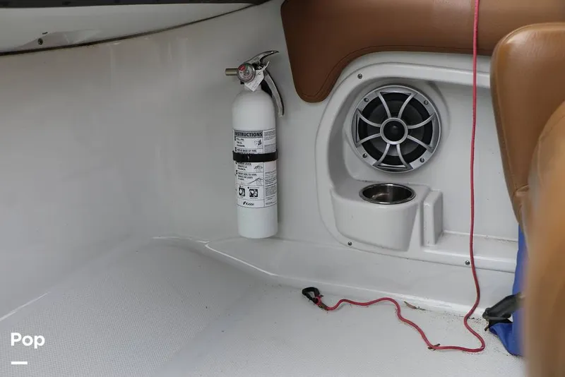 Slide: The Image of Crownline Boats E235 XS 2023 - 16143173