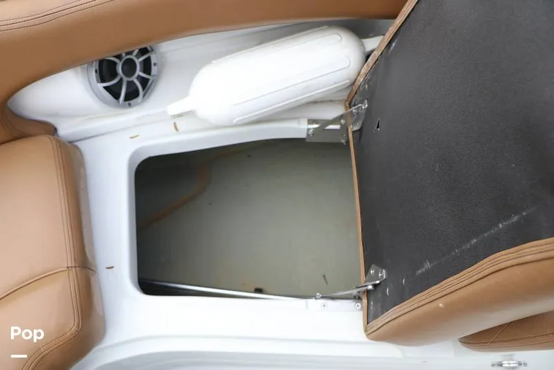 Slide: The Image of Crownline Boats E235 XS 2023 - 16143179