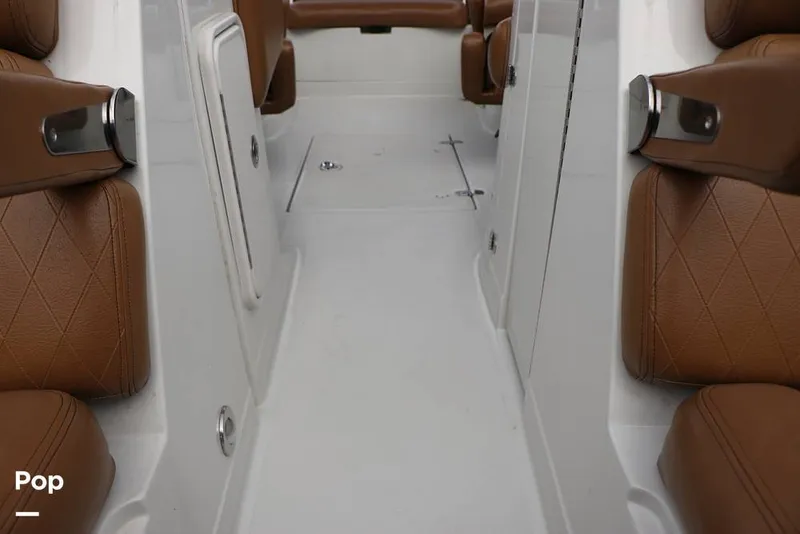 Slide: The Image of Crownline Boats E235 XS 2023 - 16143182