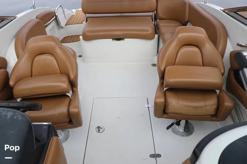 Slide: The Image of Crownline Boats E235 XS 2023 - 16143183