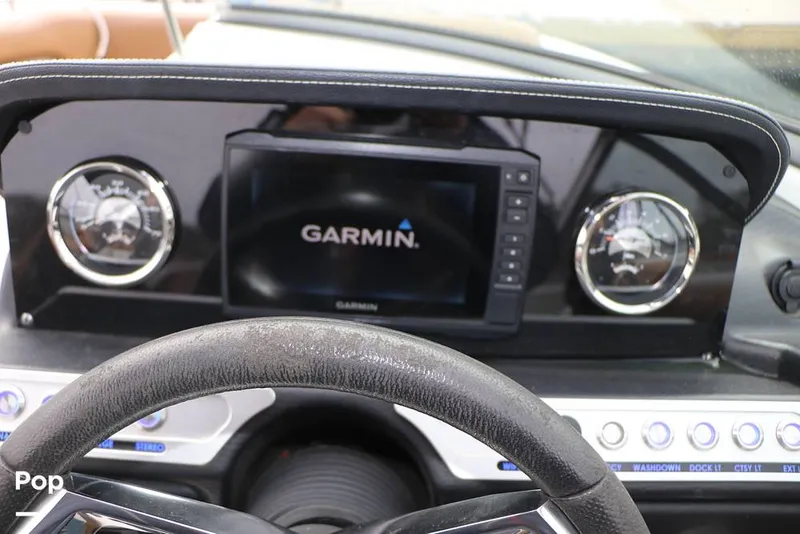 Slide: The Image of Crownline Boats E235 XS 2023 - 16143185