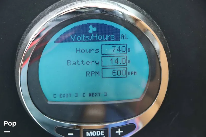 Slide: The Image of Crownline Boats E235 XS 2023 - 16143187