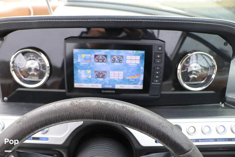 Slide: The Image of Crownline Boats E235 XS 2023 - 16143188