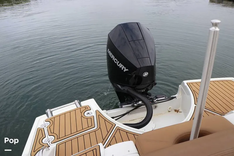 Slide: The Image of Crownline Boats E235 XS 2023 - 16143190