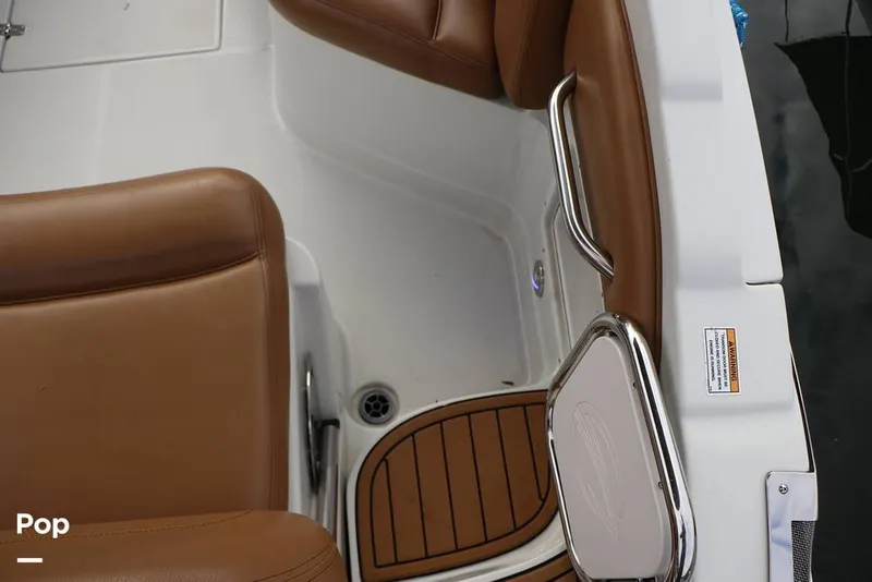 Slide: The Image of Crownline Boats E235 XS 2023 - 16143192