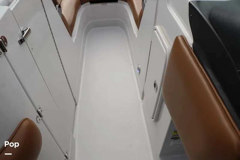 Slide: The Image of Crownline Boats E235 XS 2023 - 16143193