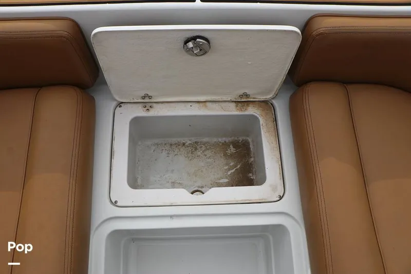 Slide: The Image of Crownline Boats E235 XS 2023 - 16143195