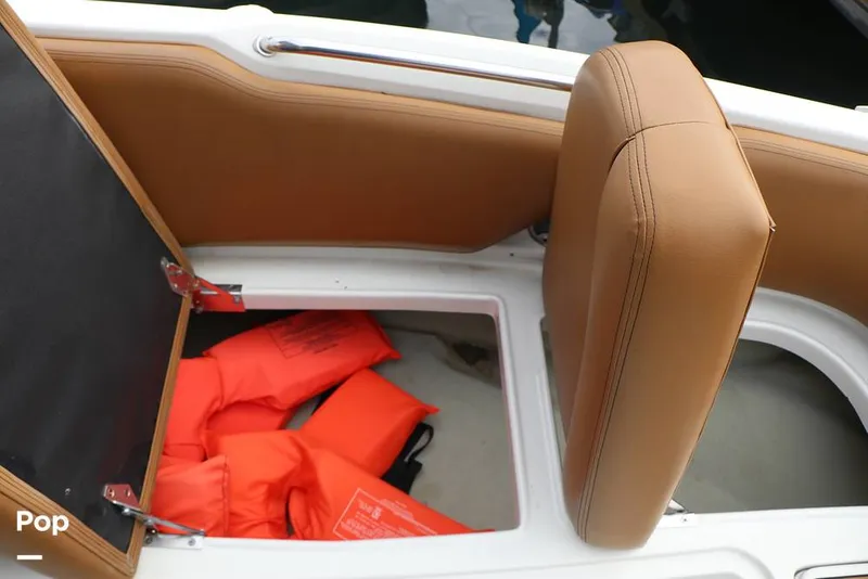 Slide: The Image of Crownline Boats E235 XS 2023 - 16143196