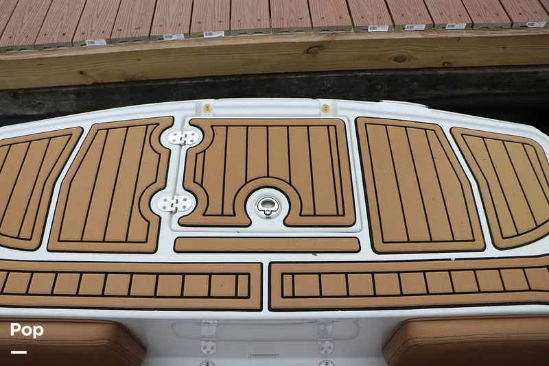 Slide: The Image of Crownline Boats E235 XS 2023 - 16143197