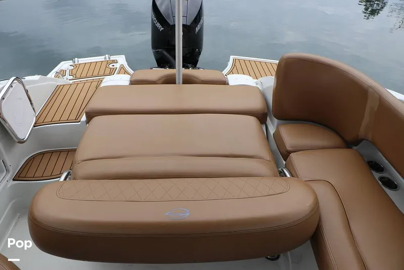 Slide: The Image of Crownline Boats E235 XS 2023 - 16143091