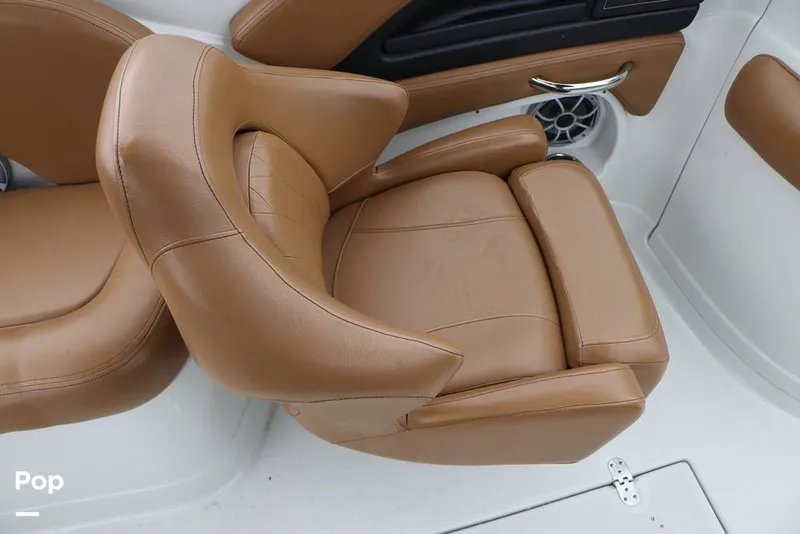 Slide: The Image of Crownline Boats E235 XS 2023 - 16143100