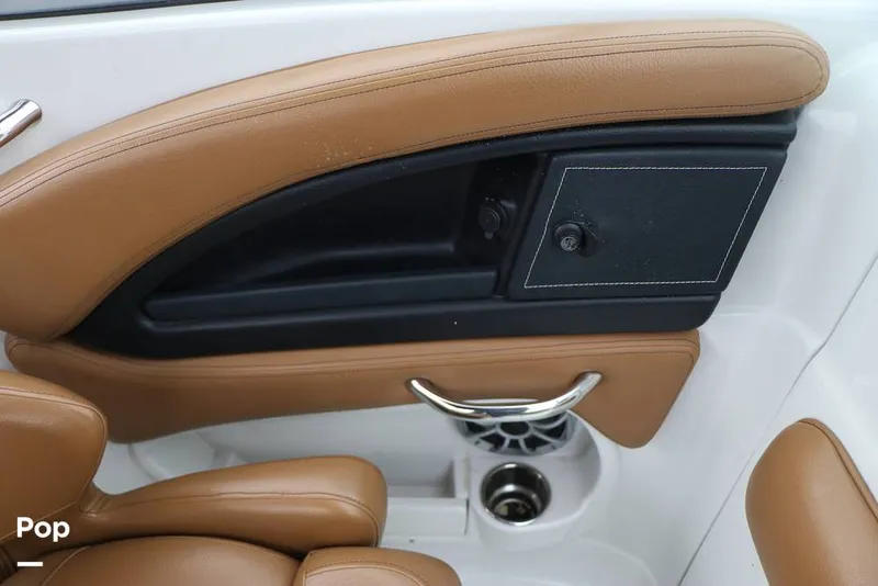 Slide: The Image of Crownline Boats E235 XS 2023 - 16143102