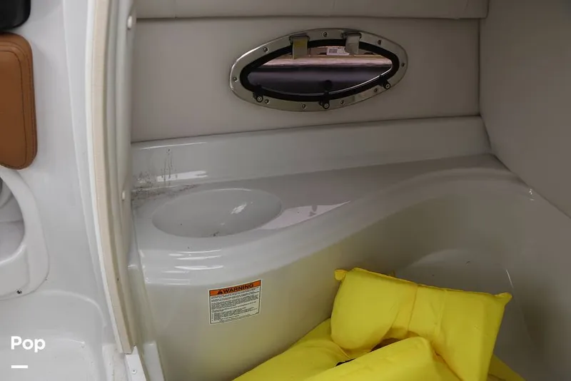 Slide: The Image of Crownline Boats E235 XS 2023 - 16143105