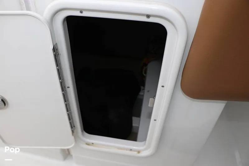 Slide: The Image of Crownline Boats E235 XS 2023 - 16143114