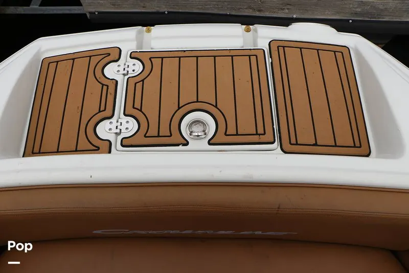 Slide: The Image of Crownline Boats E235 XS 2023 - 16143118