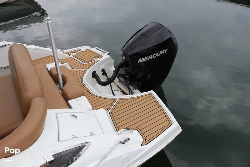 Slide: The Image of Crownline Boats E235 XS 2023 - 16143083