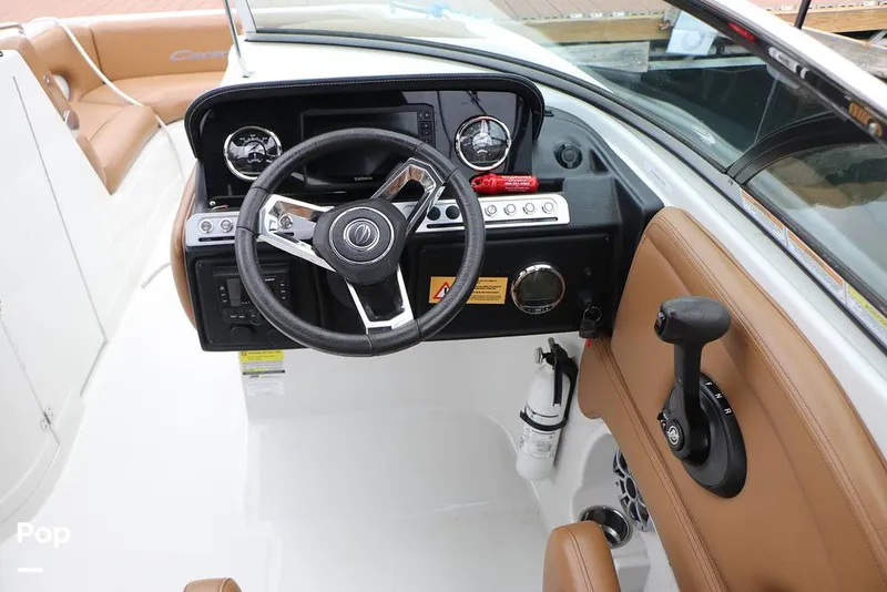 Slide: The Image of Crownline Boats E235 XS 2023 - 16143086