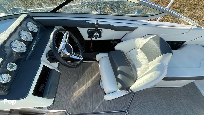 Slide: The Image of Helm Seat - 16154383