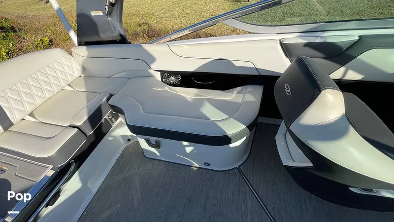 Slide: The Image of Regal 2300 2018 - 16154386