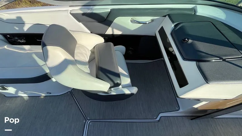 Slide: The Image of Regal 2300 2018 - 16154387