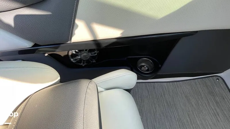 Slide: The Image of Regal 2300 2018 - 16154389