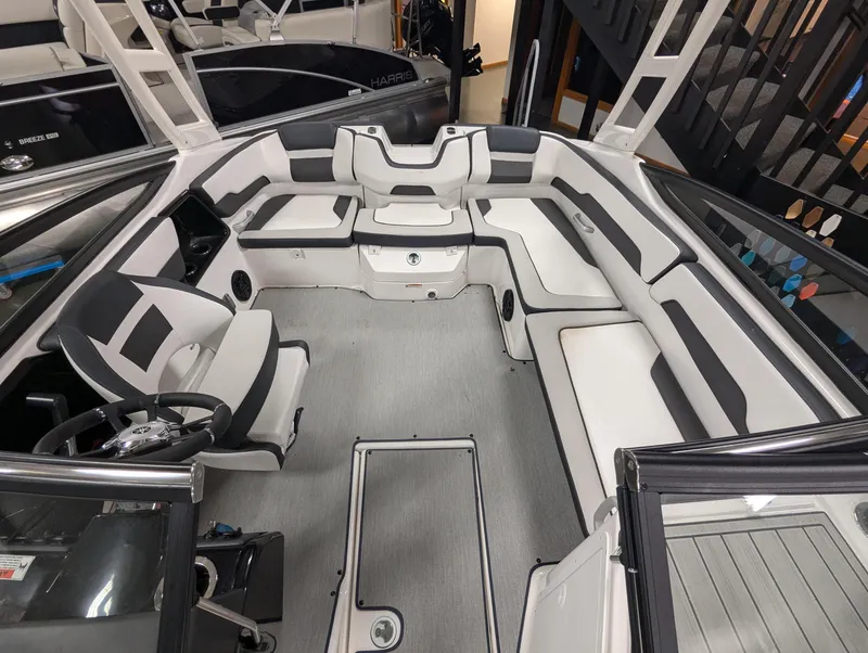 Slide: The Image of Yamaha 195AR 2024 - 2