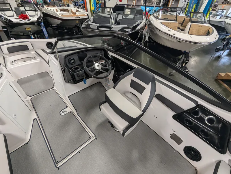 Slide: The Image of Yamaha 195AR 2024 - 3