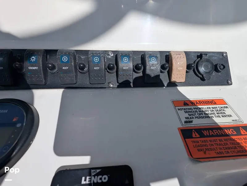 Slide: The Image of Sea Hunt Ultra 211 2015 - 16151876