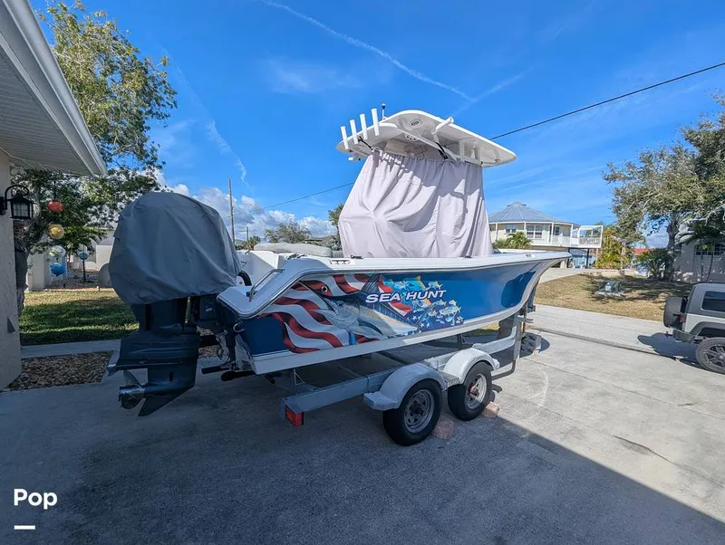 Slide: The Image of Sea Hunt Ultra 211 2015 - 16151866