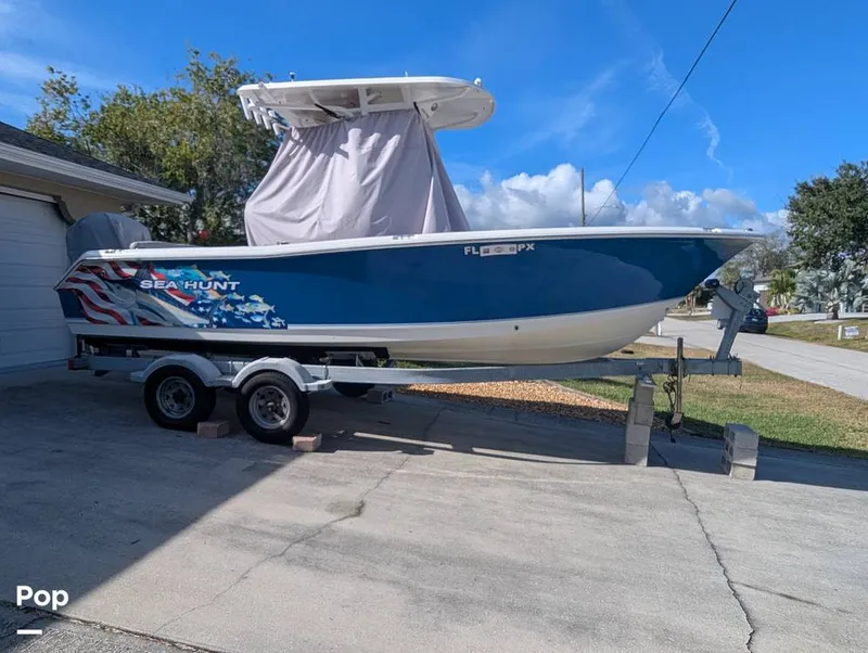 Slide: The Image of Sea Hunt Ultra 211 2015 - 16151868