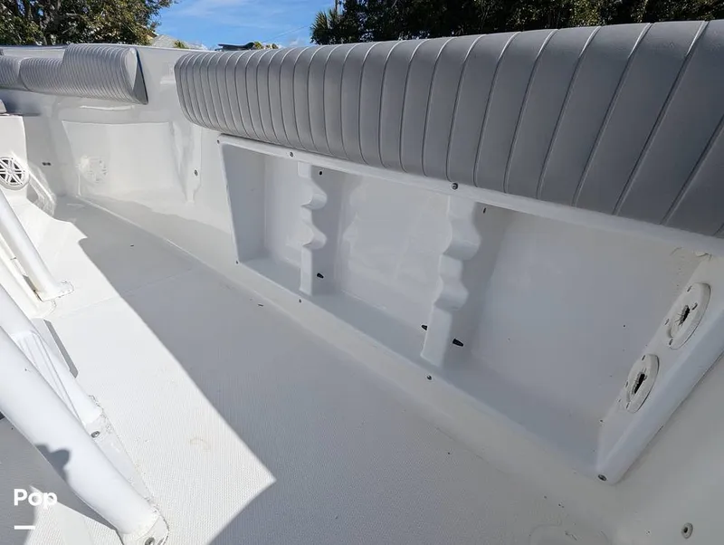 Slide: The Image of Sea Hunt Ultra 211 2015 - 16151900