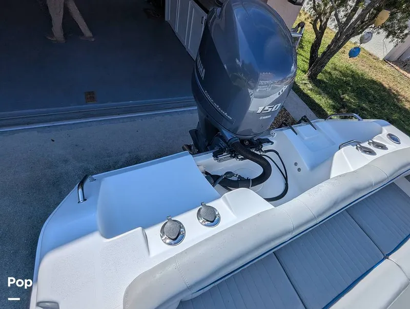 Slide: The Image of Sea Hunt Ultra 211 2015 - 16152102