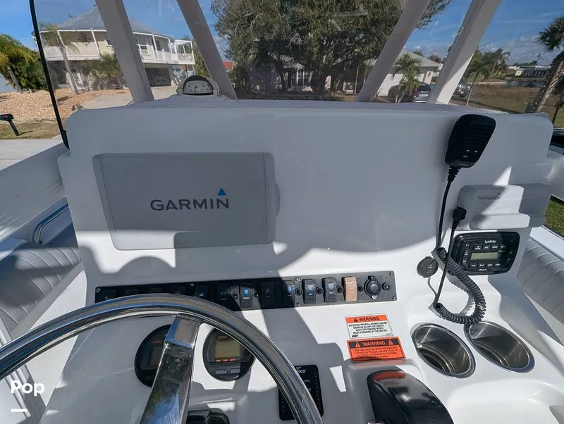 Slide: The Image of Sea Hunt Ultra 211 2015 - 16151873