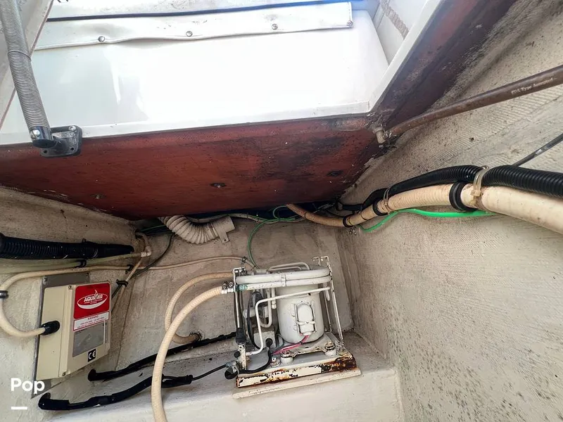 Slide: The Image of Contender 35 side console 1998 - 16202182